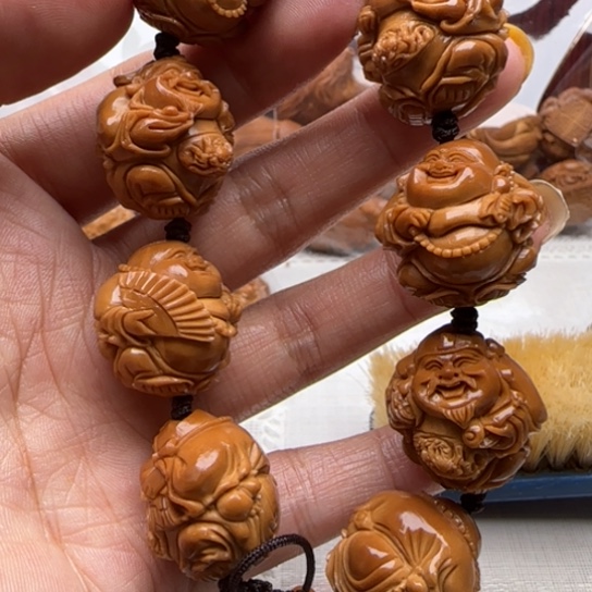 橄榄核吊坠橄榄雕刻工艺