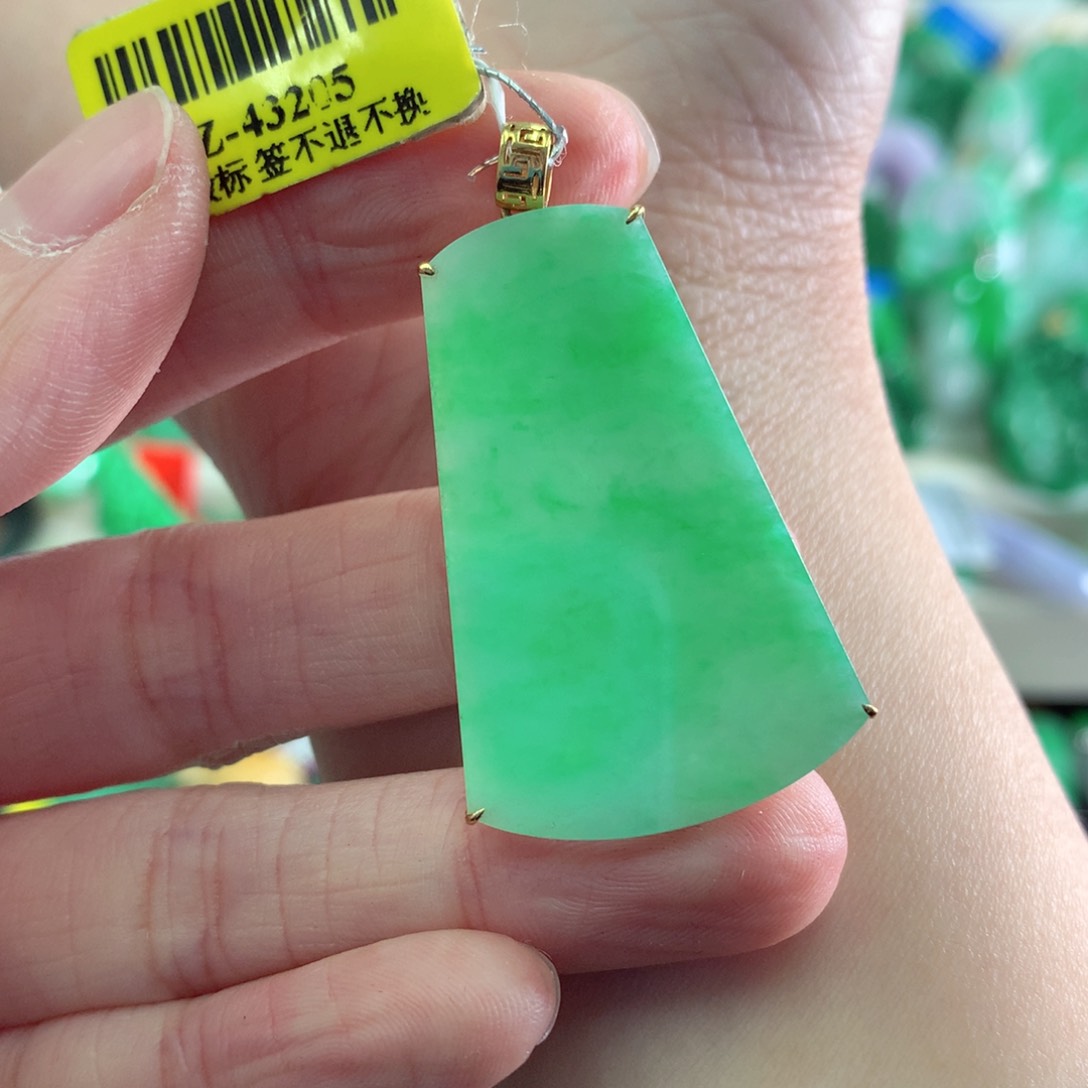 翡翠吊坠(不含链)18K金镶嵌