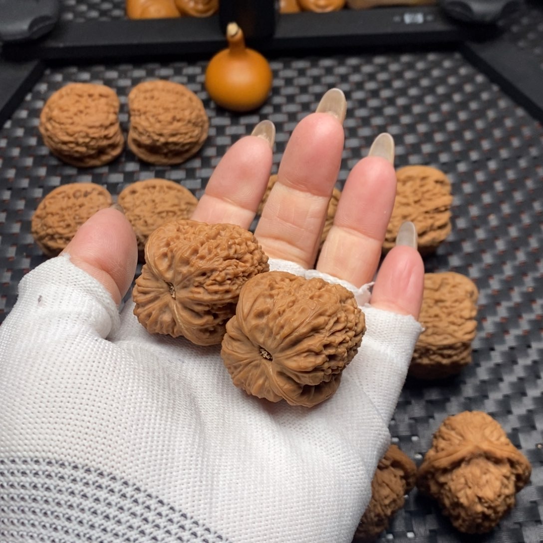 文玩核桃把件s****按南疆35