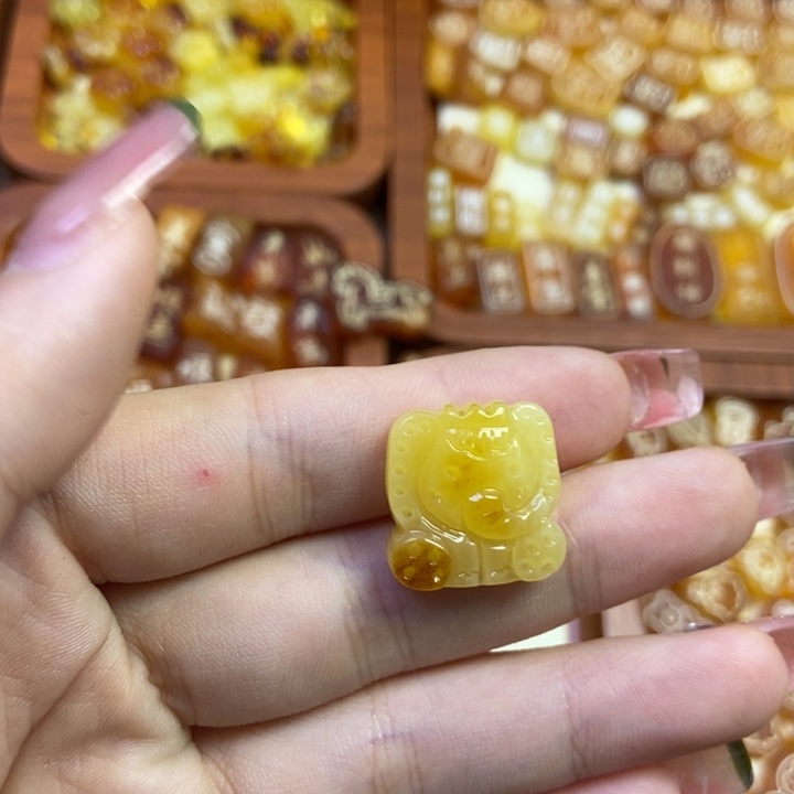 琥珀未镶嵌珠宝奇石大象