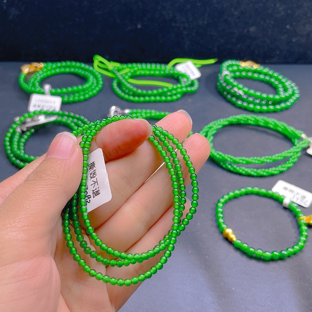 翡翠未镶嵌颈饰卡3