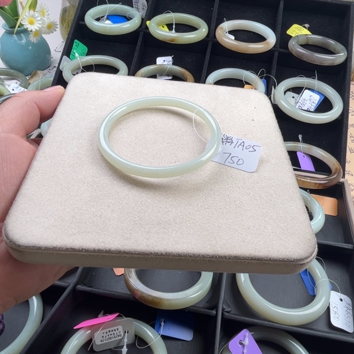 未镶嵌手镯和田玉玲珑美镯58