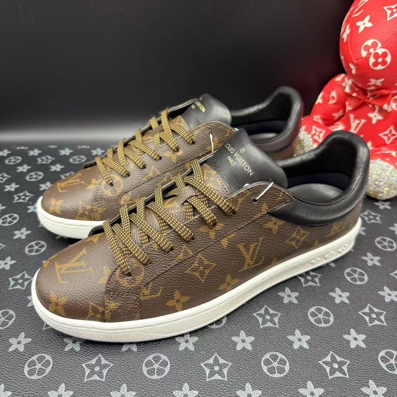 95新 LouisVuitton/路易威登 棕老花卢森堡板鞋41.5欧码 kke551