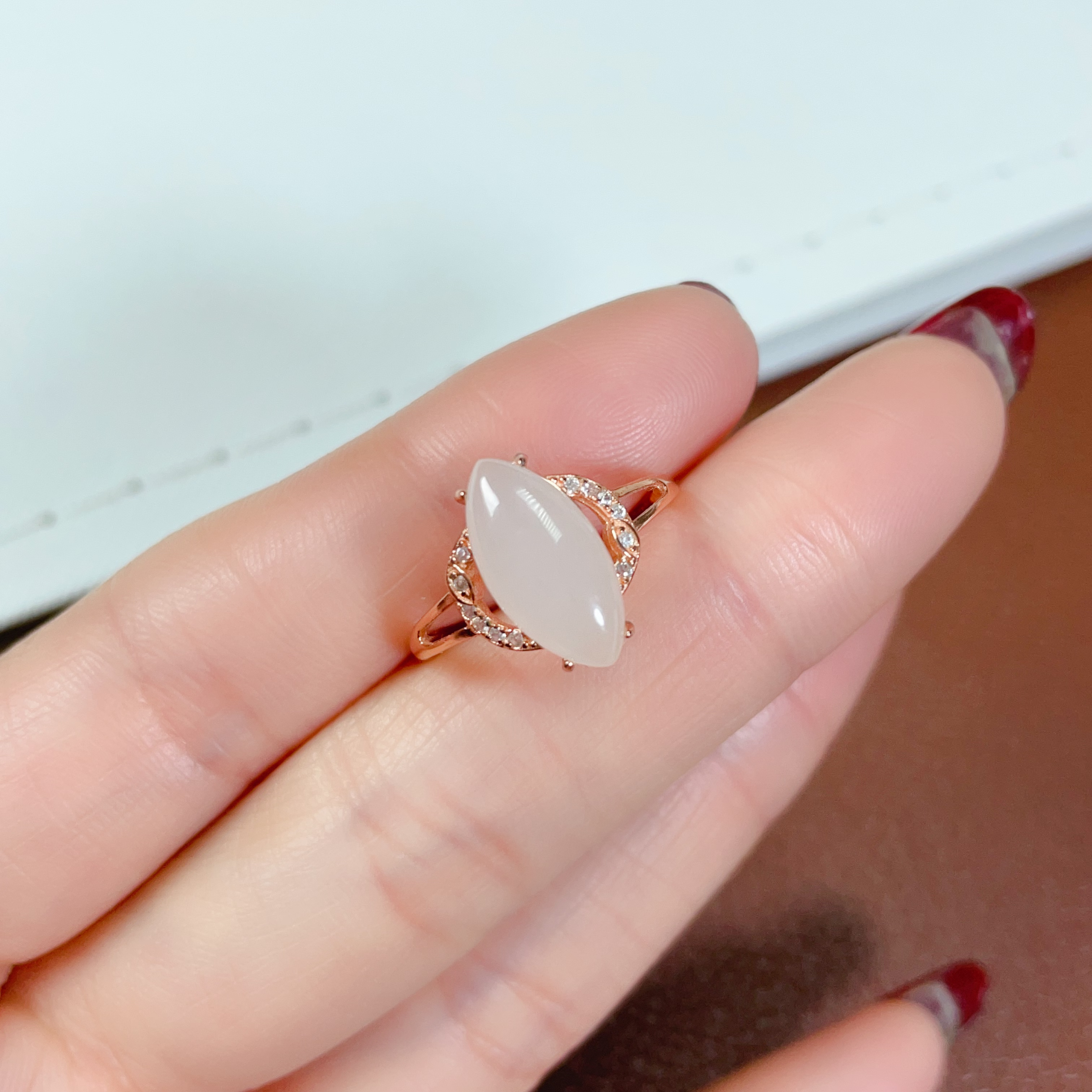 天然和田玉一级白马眼戒指银镶玉女戒