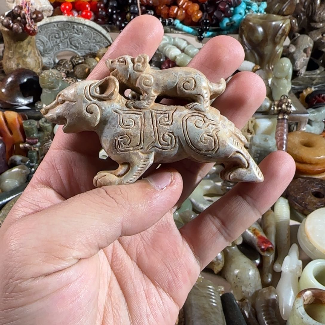 蛇纹石玉未镶嵌颈饰