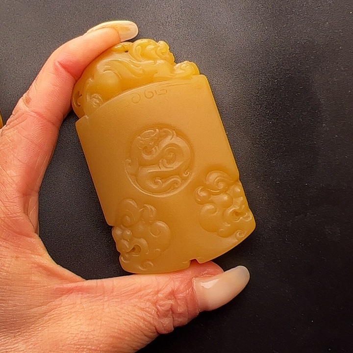 石英质玉黄蜡石手把件未镶嵌陌*路