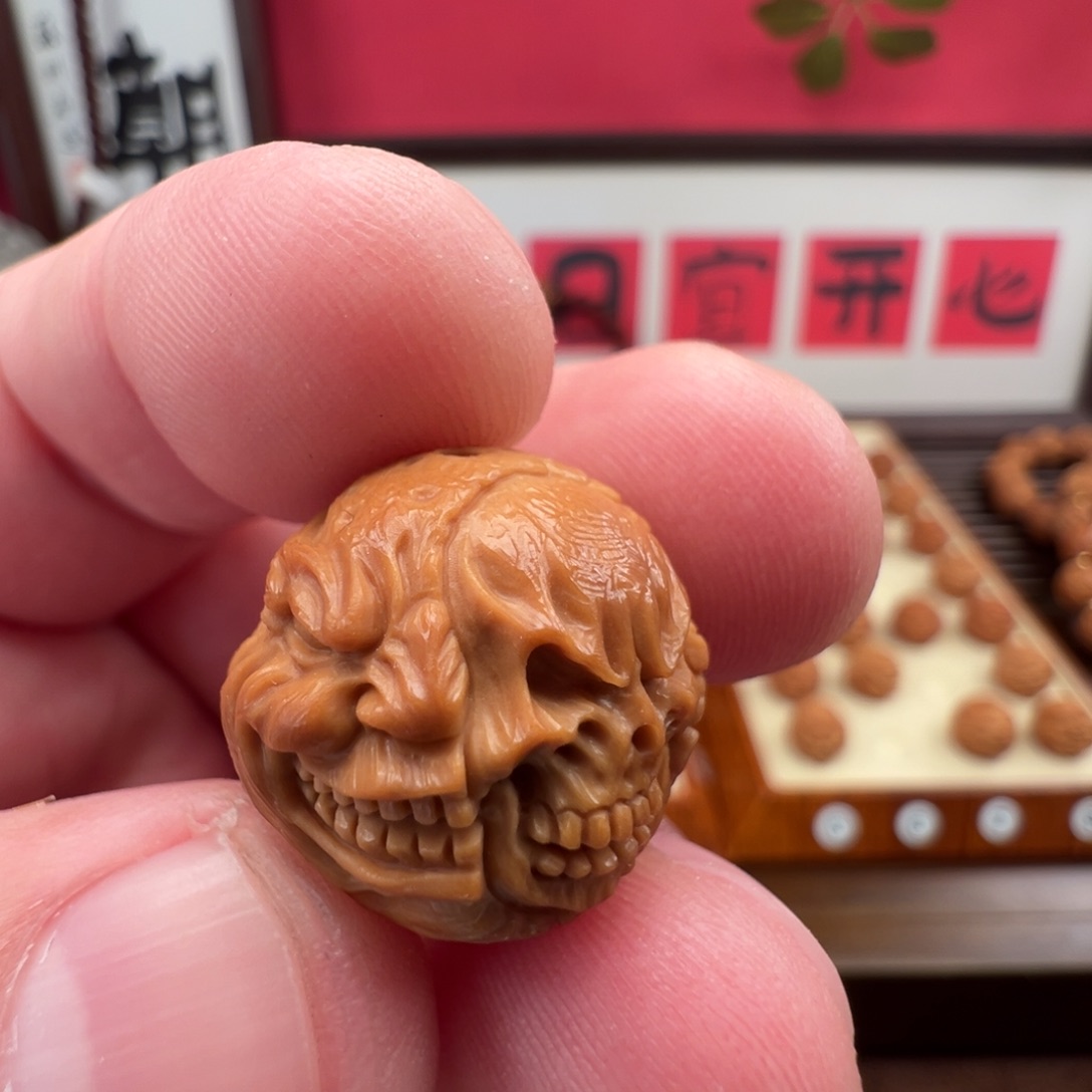 披***肠手串/手链核桃（1.85）镂空骷髅恶僧