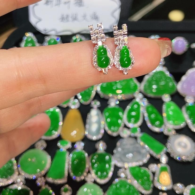 【闪购商品】翡翠耳饰未镶嵌天然翡翠