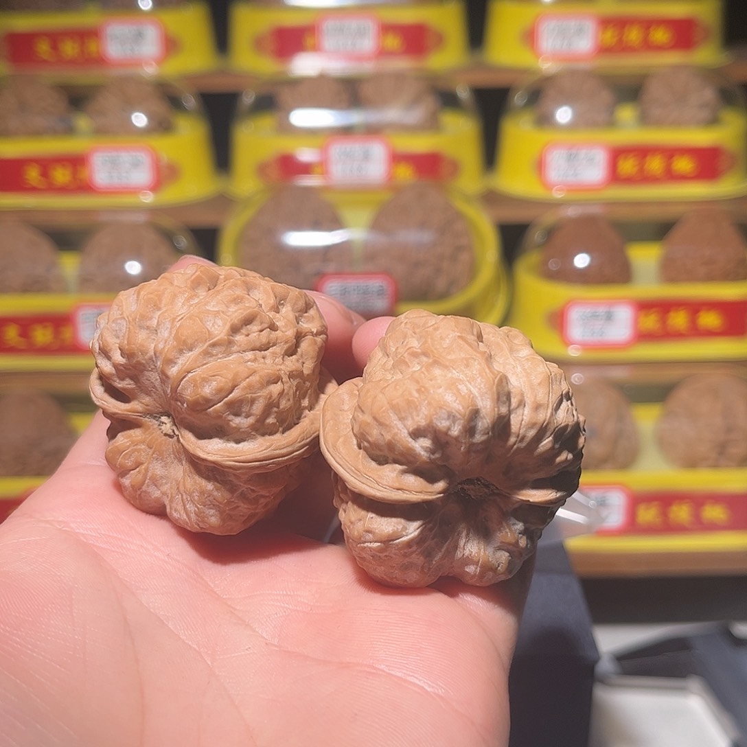 文玩核桃吊坠蛤蟆头