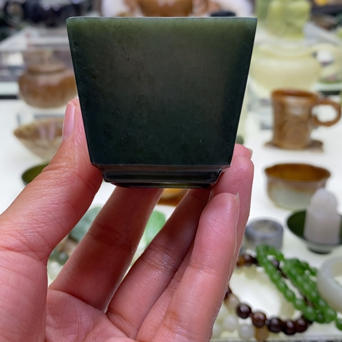 和田玉杯子未镶嵌