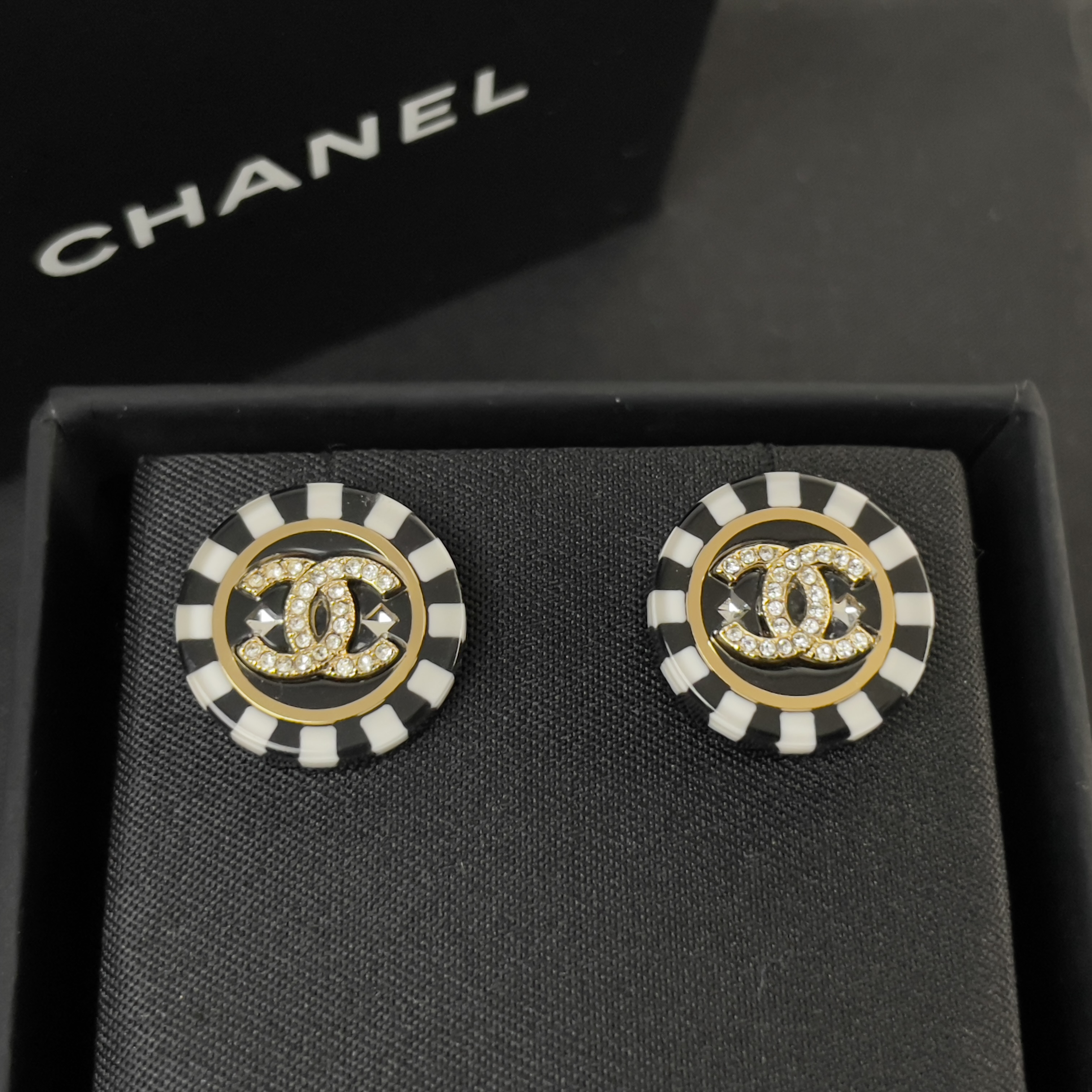未使用 Chanel/香奈儿 黑白棋盘格满钻双C耳钉/首饰