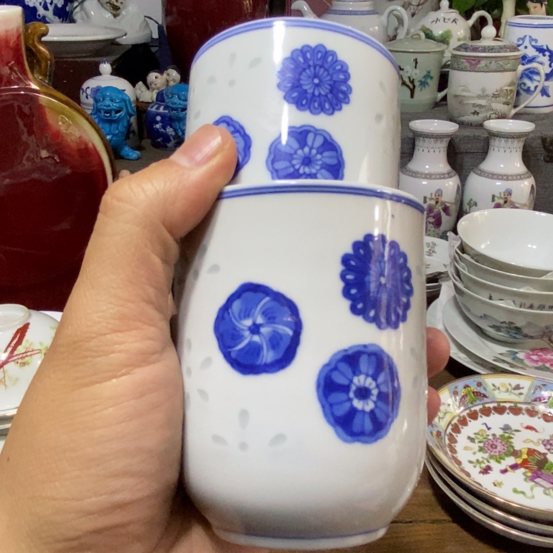 瓷片手绘青花皮球好杯子