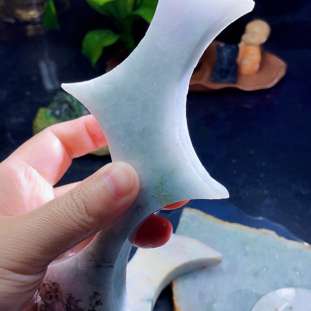 翡翠未镶嵌颈饰毛料42