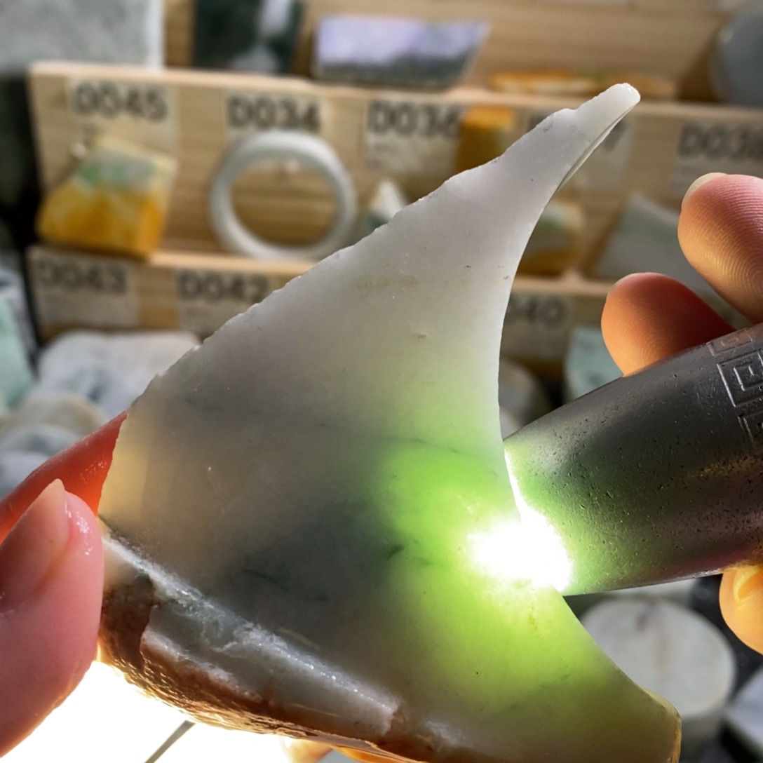 颈饰未镶嵌翡翠天然翡翠