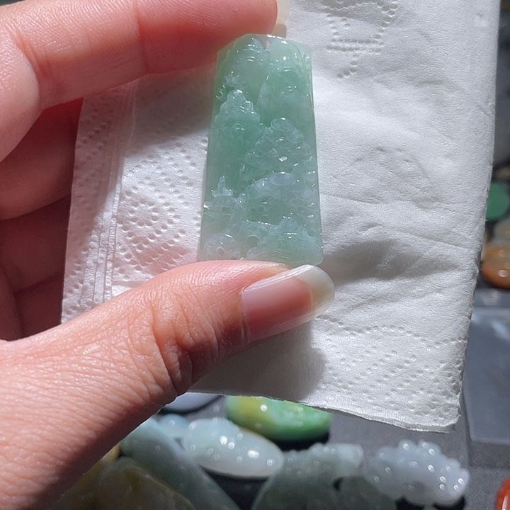 颈饰未镶嵌翡翠天
