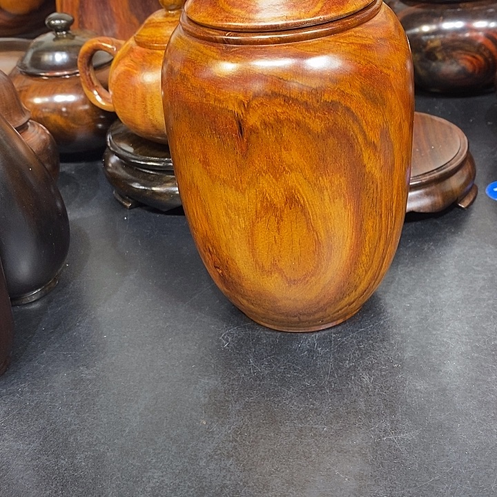 活***着黄花梨茶叶罐一个的