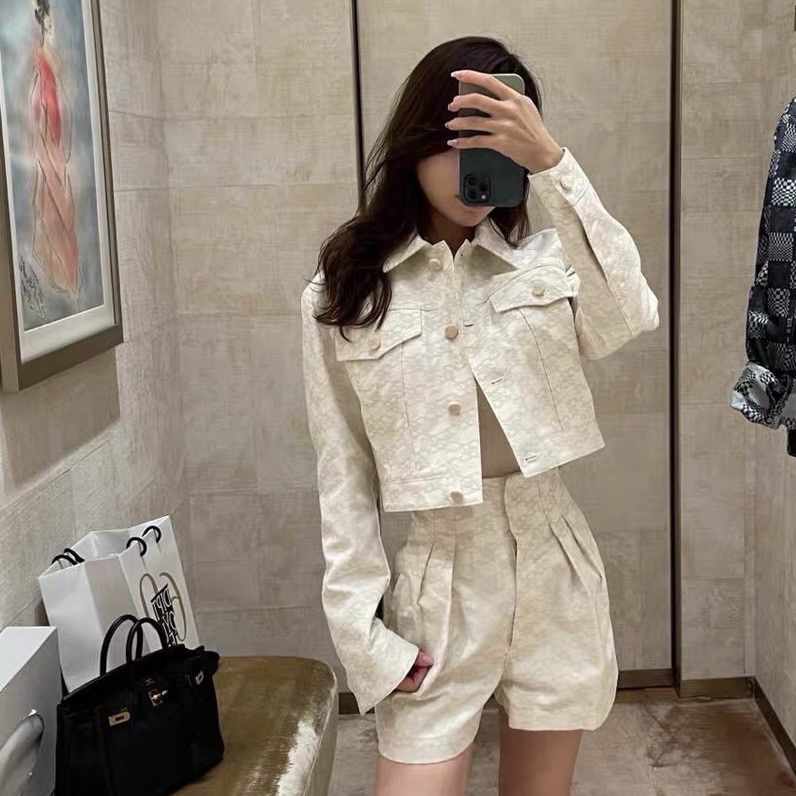 99新 FENDI/芬迪 A100703/白色字母满印牛仔短裤/40码