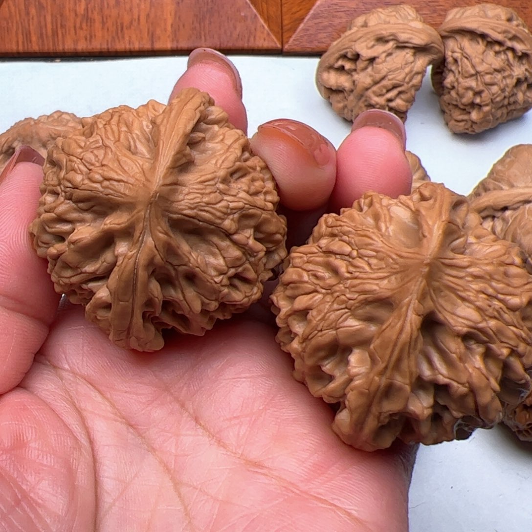 文玩核桃把件寿桃43红