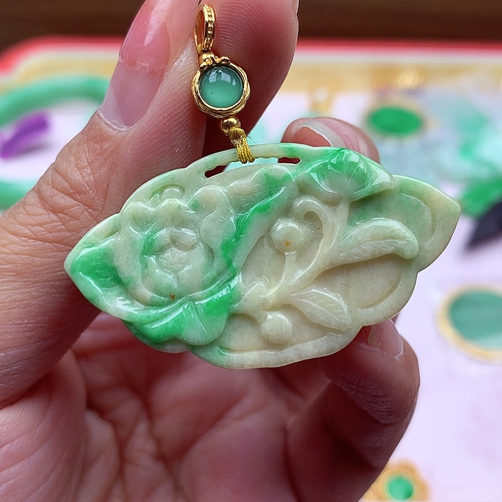 翡翠颈饰银S925镶嵌翡翠