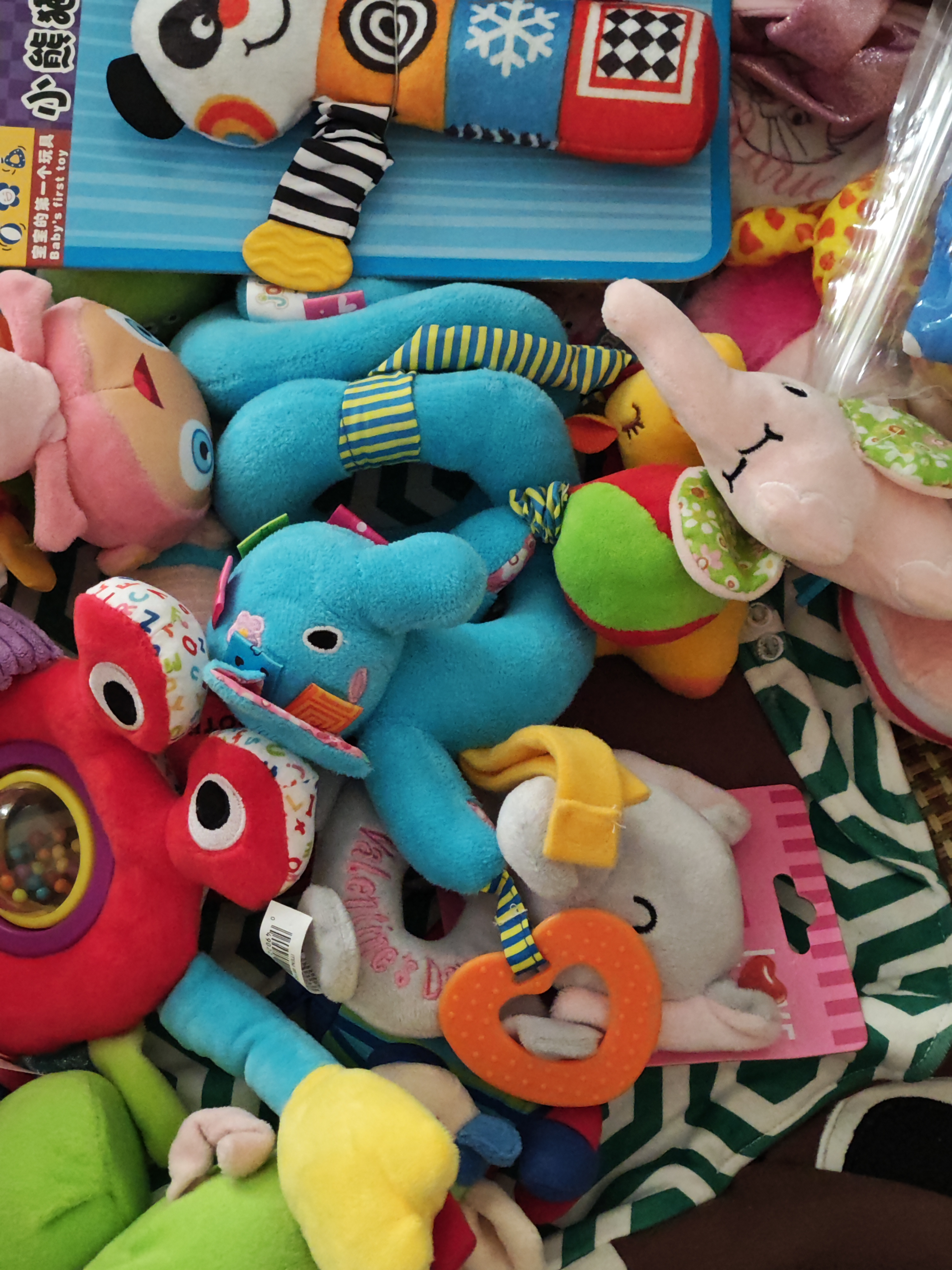 毛绒玩具益智玩具