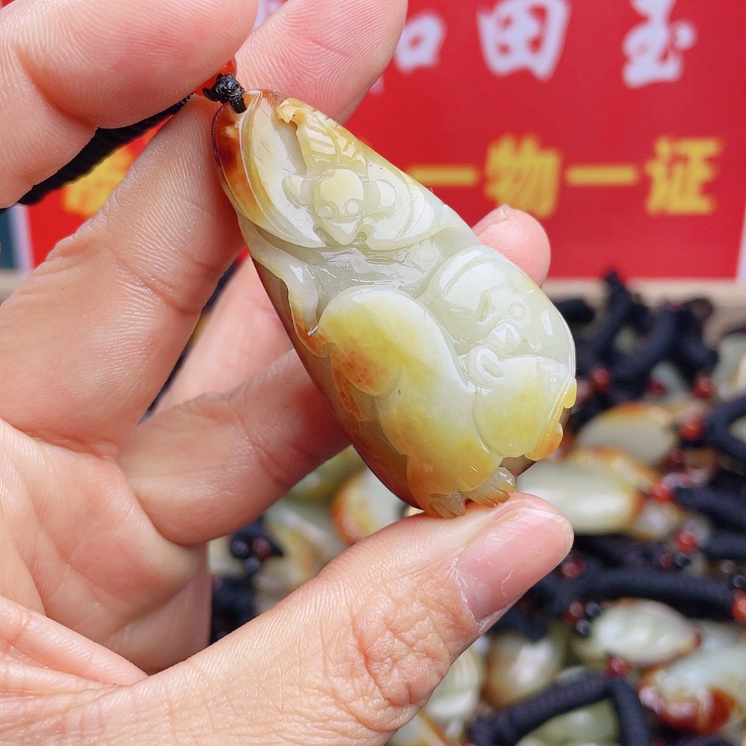 和田玉颈饰未镶嵌