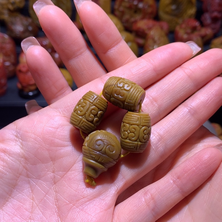 玛瑙/玉髓颈饰未镶嵌古**月