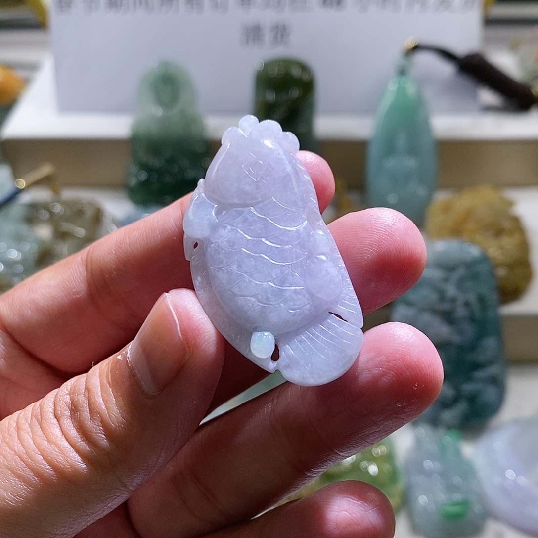 【闪购商品】翡翠颈饰未镶嵌鱼