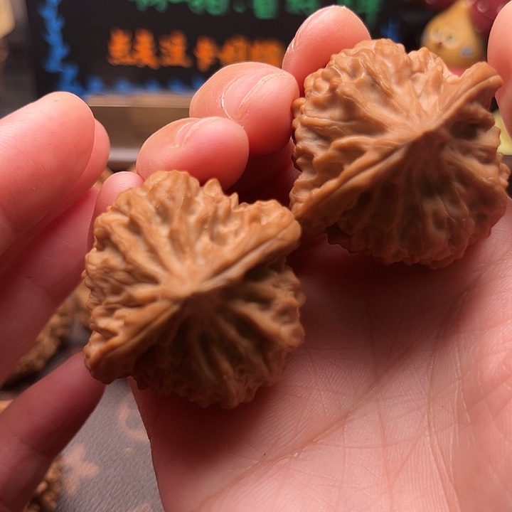 黑***嘿文玩核桃吊坠龙门涧38