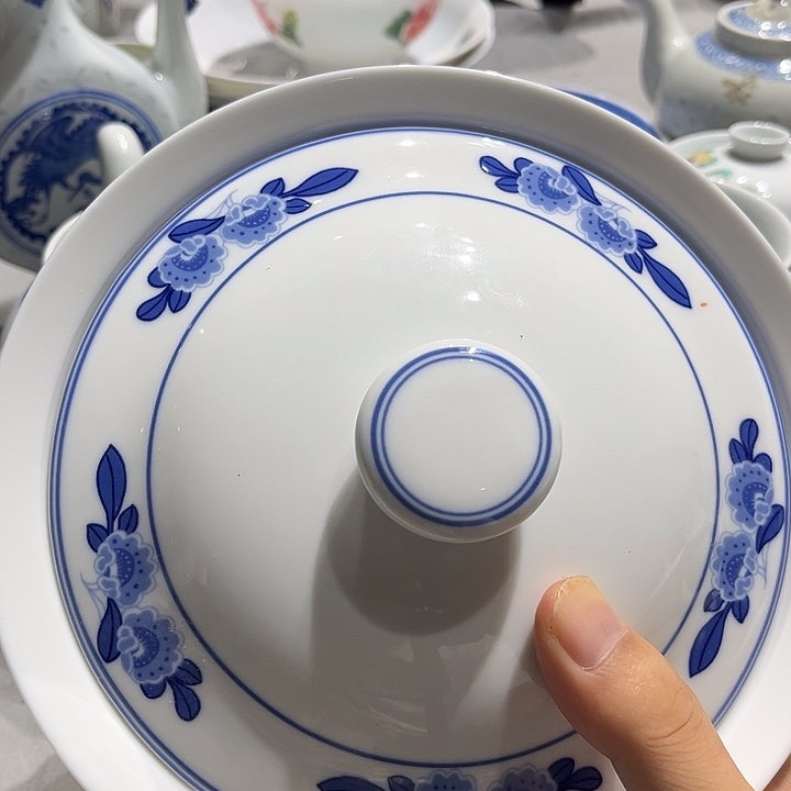景德镇陶瓷合和器