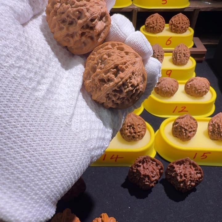 皓***º吊坠文玩核桃文玩核桃，野狼山狮子头