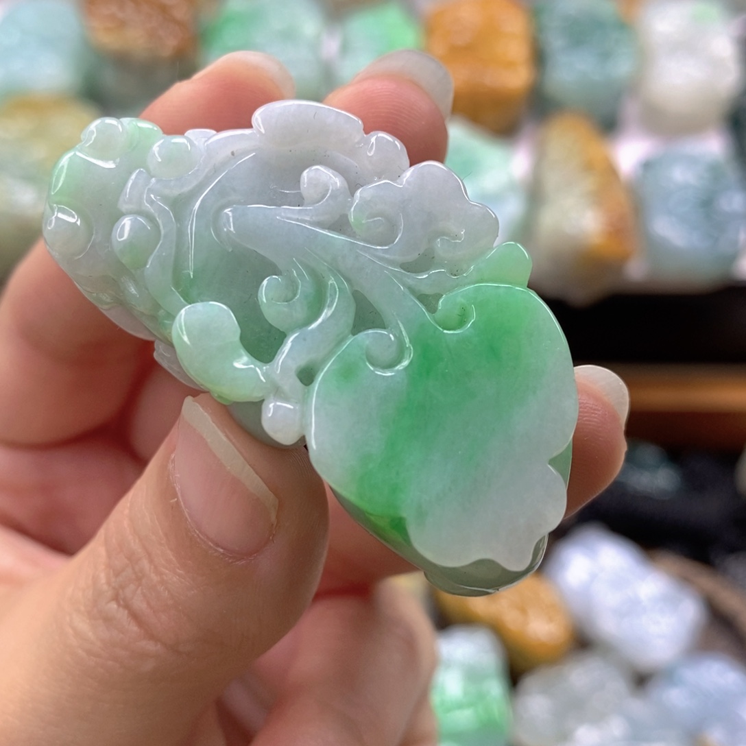 翡翠未镶嵌颈饰翡翠