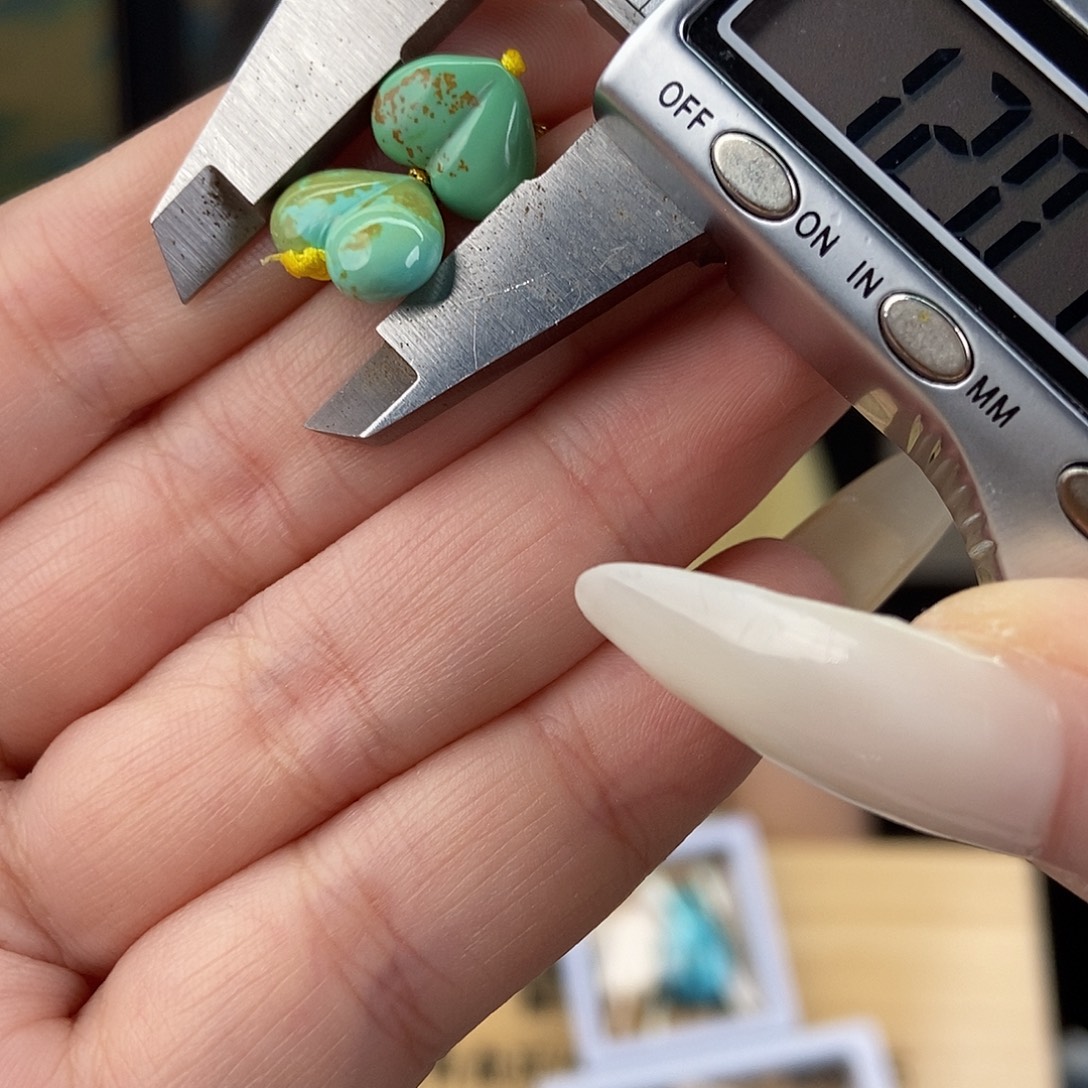 未镶嵌绿松石珠宝奇石