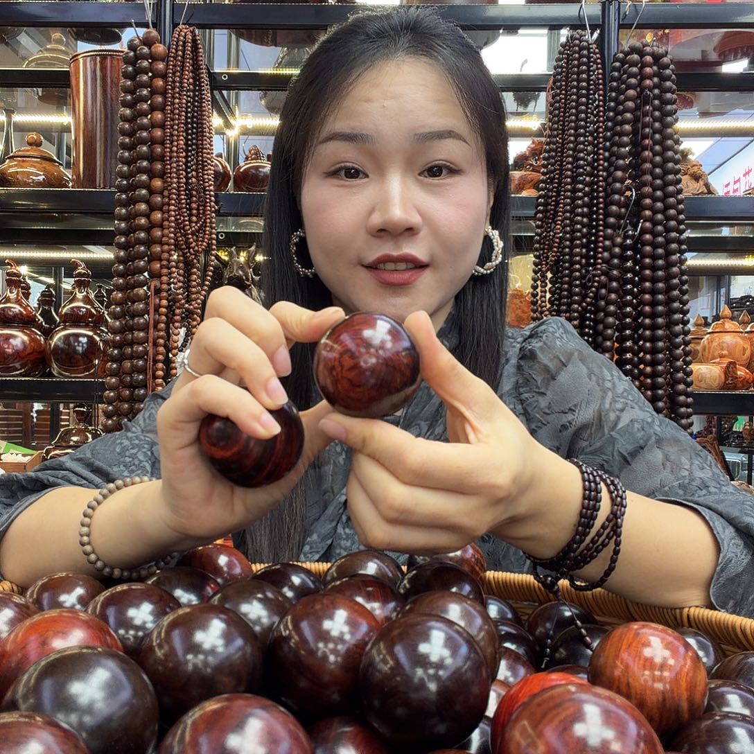 清***瀚大红酸枝老挝大红酸枝