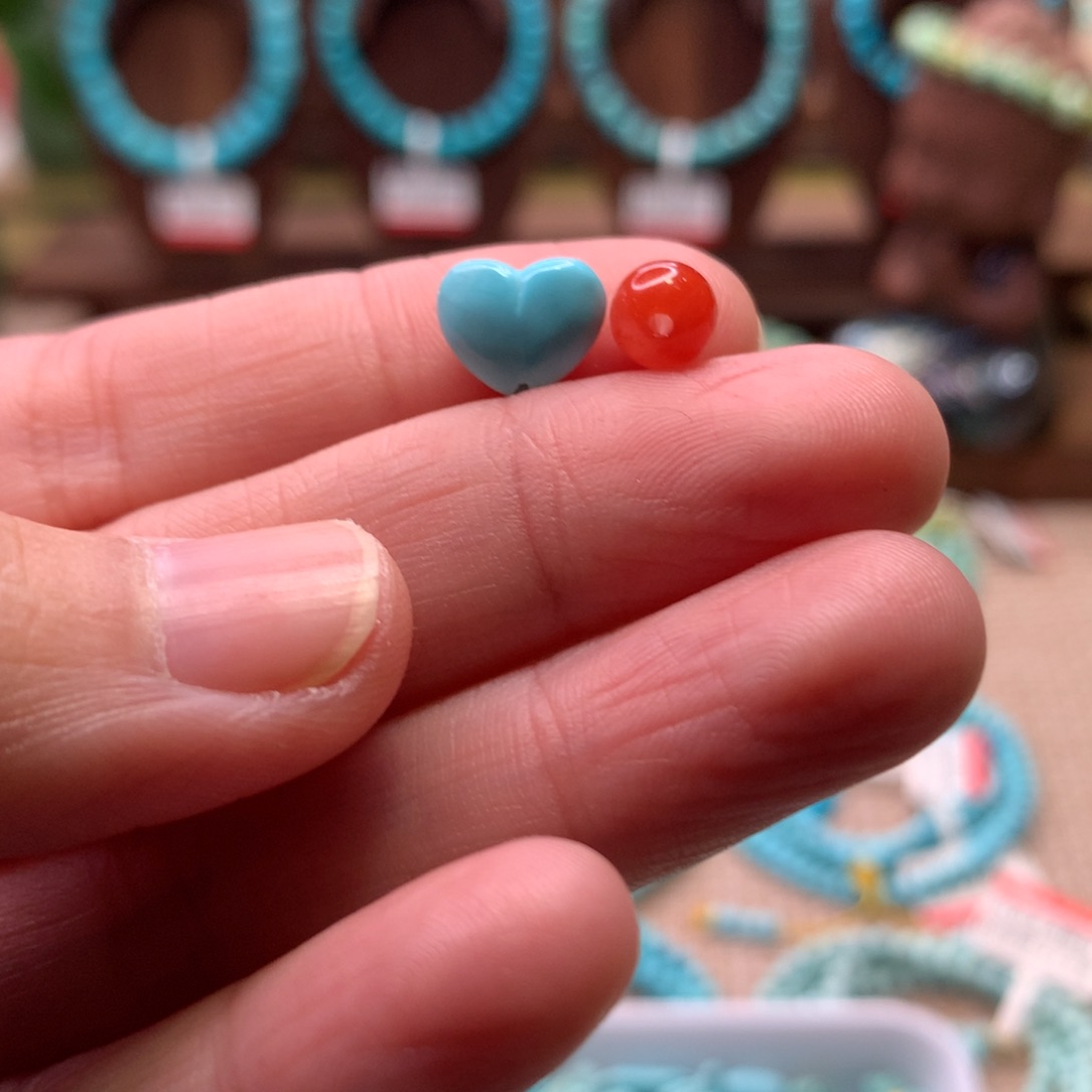 南红玛瑙配饰未镶嵌