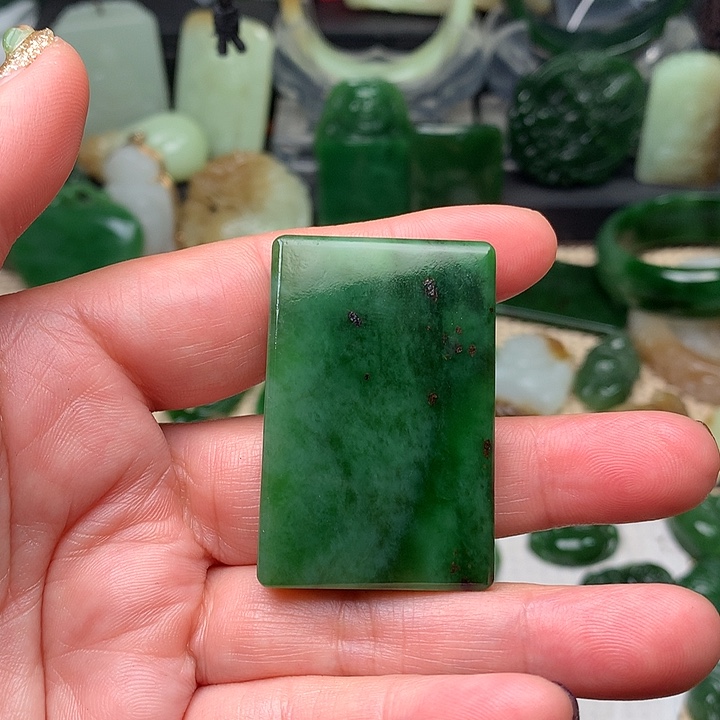 和田玉颈饰未镶嵌t****?