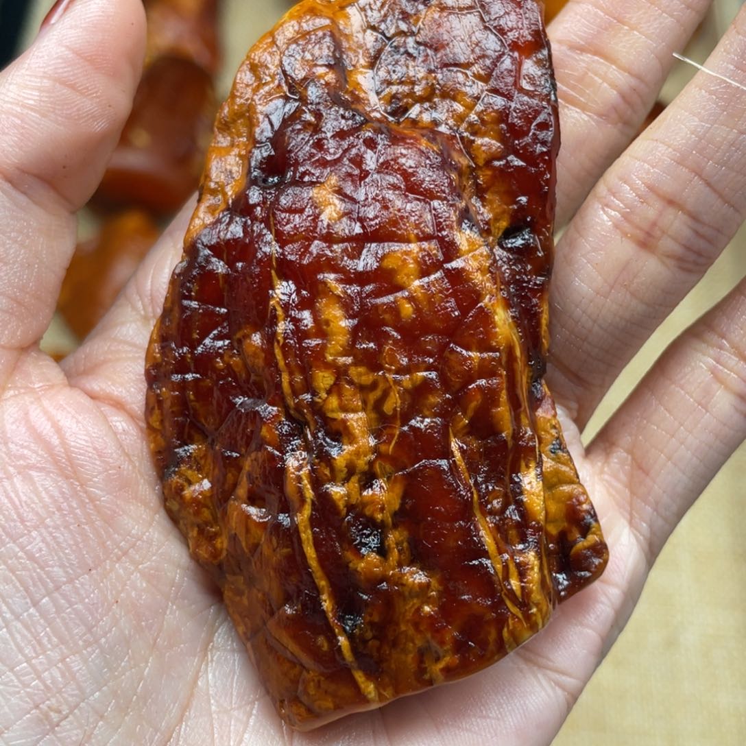 琥珀未镶嵌珠宝奇石