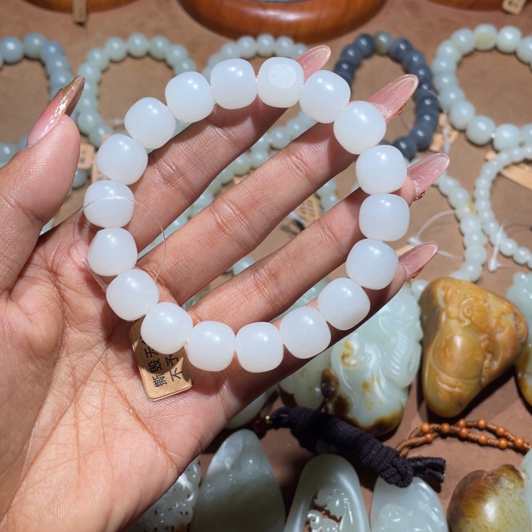 和田玉未镶嵌手串