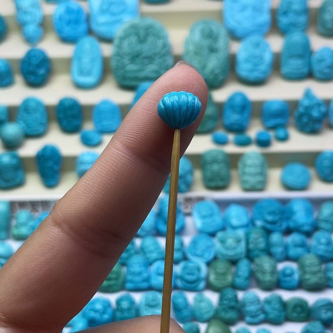 绿松石未镶嵌颈饰