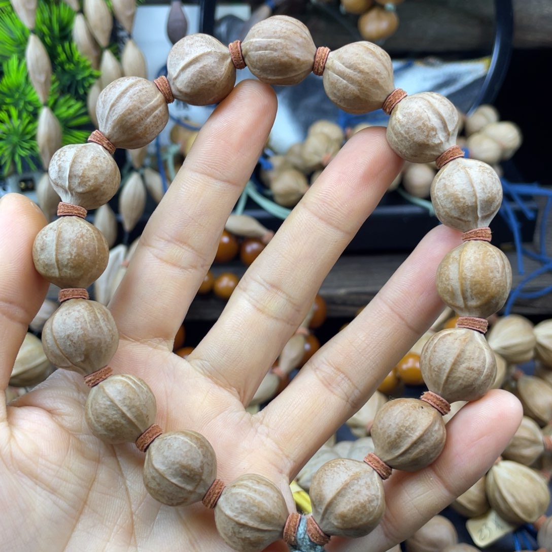 2***1橄榄核吊坠铁核鲨鱼背老料