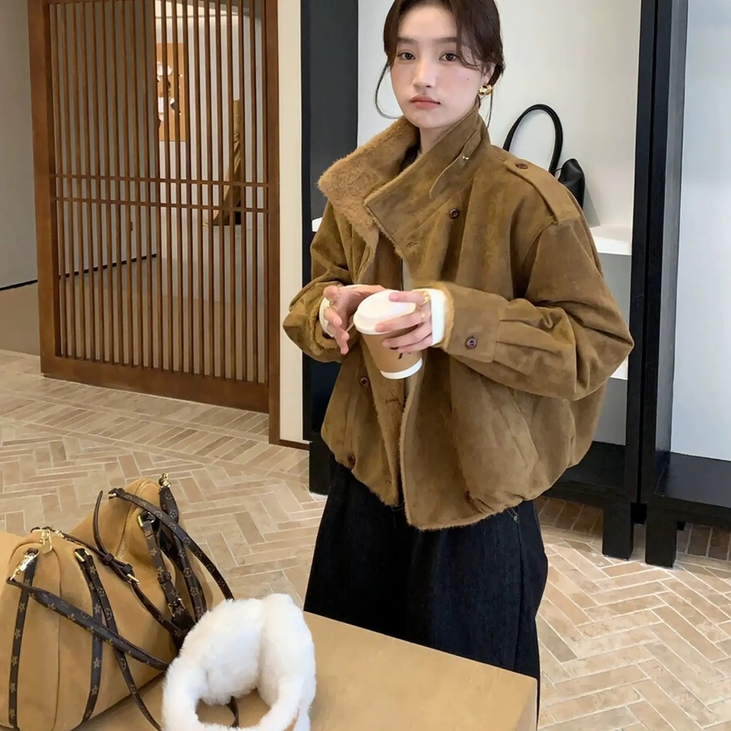 秋冬新款韩系加厚保暖双排扣短款百搭仿皮毛一体外套女