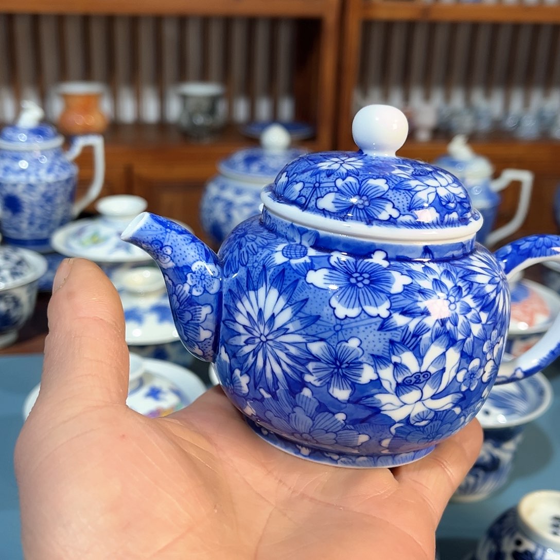 錡镇堂手工手绘壶