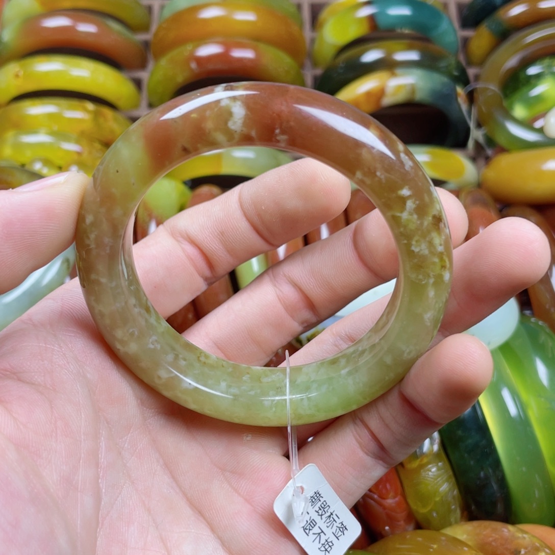 蛇纹石玉未镶嵌手镯