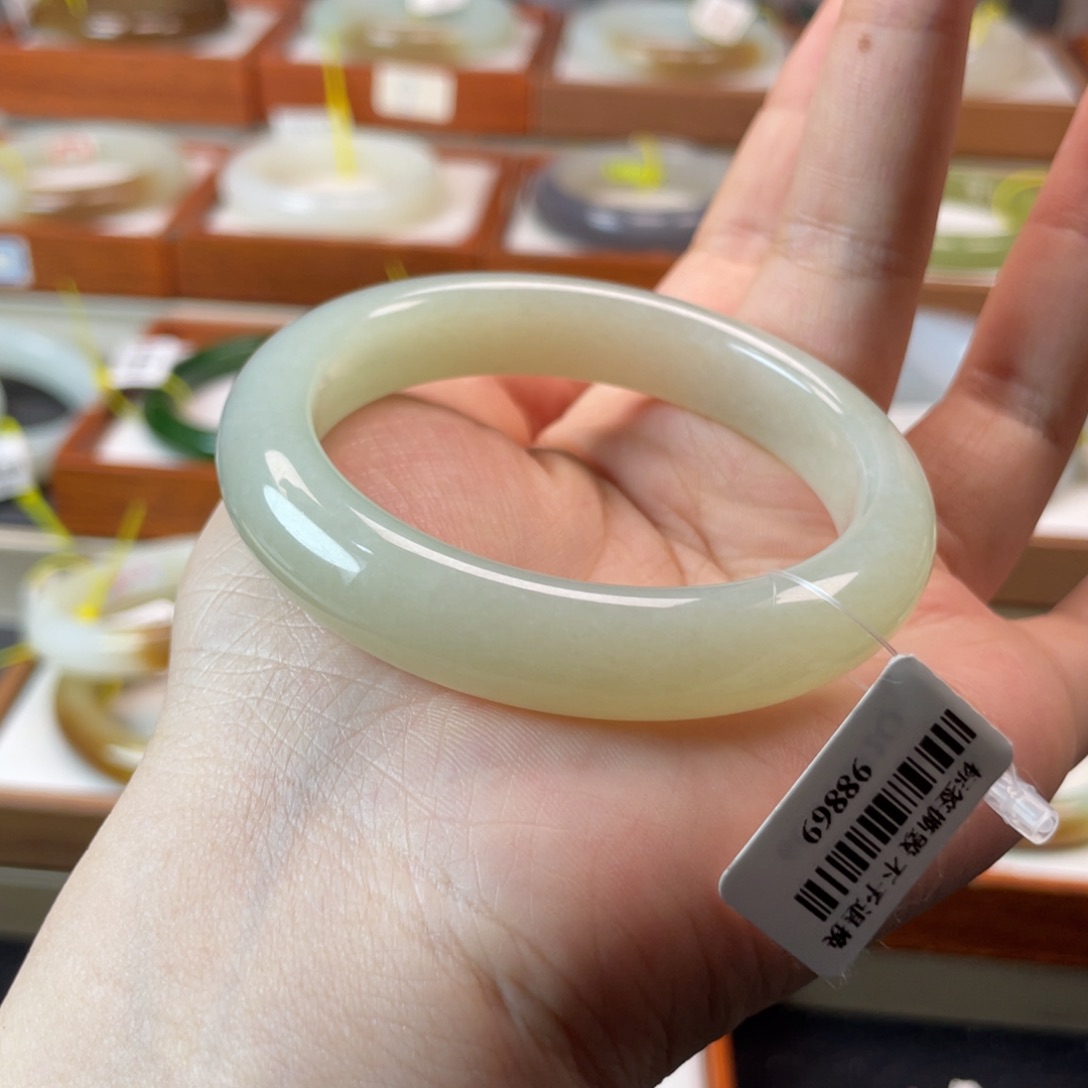 和田玉手镯未镶嵌53.3