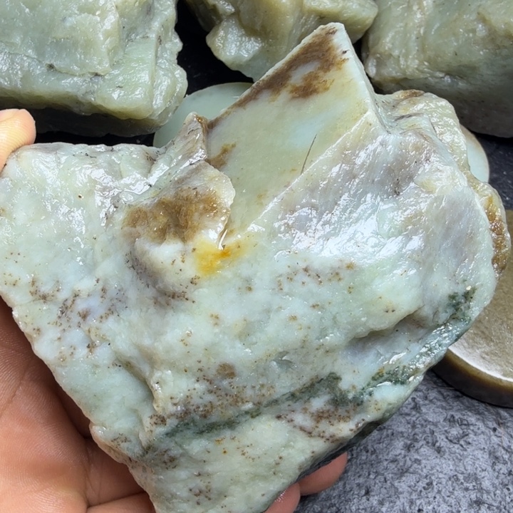 和田玉（糖玉）未镶嵌珠宝奇石