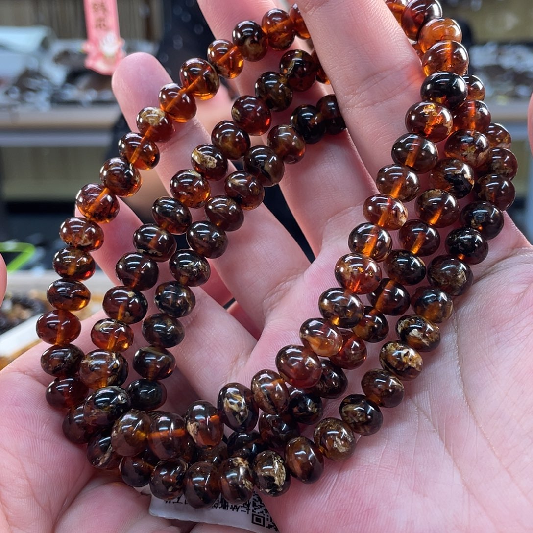 琥珀未镶嵌裸石9mm血底蜡花