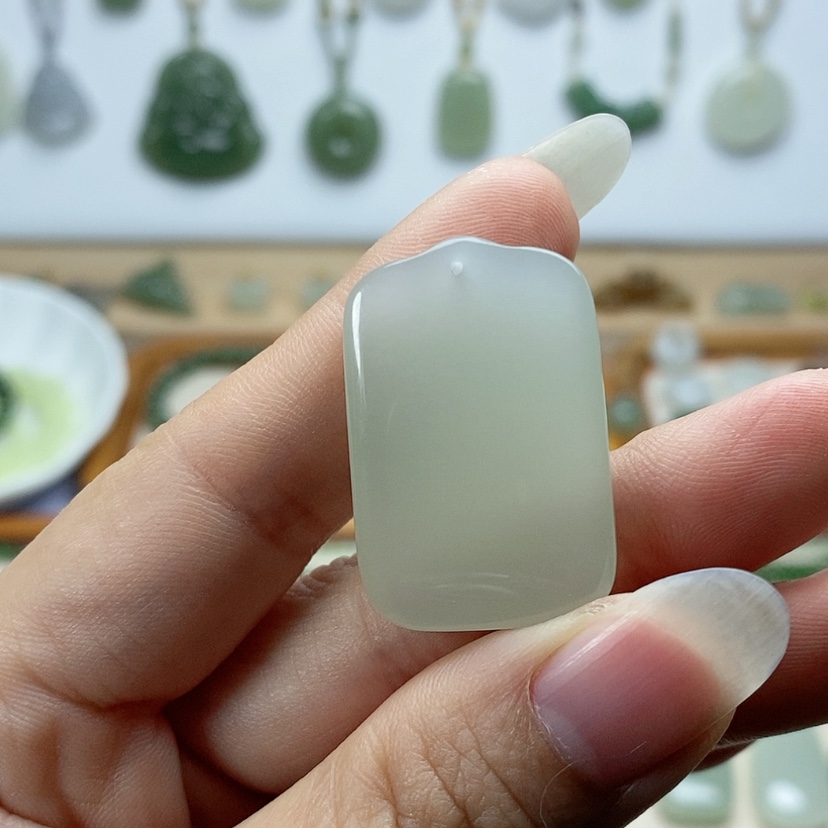 【闪购商品】颈饰未镶嵌和田玉