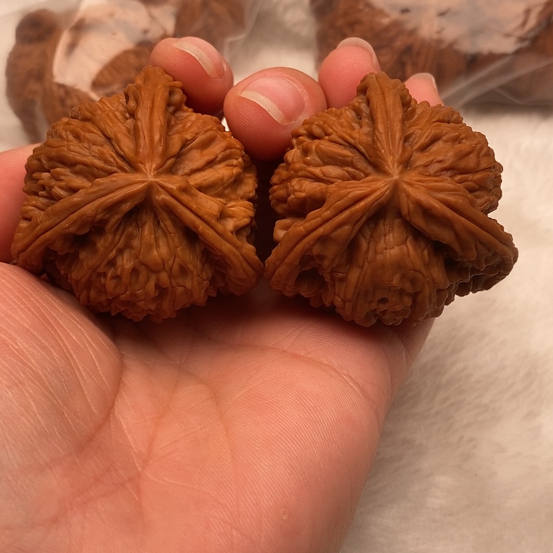 松***子吊坠文玩核桃三棱