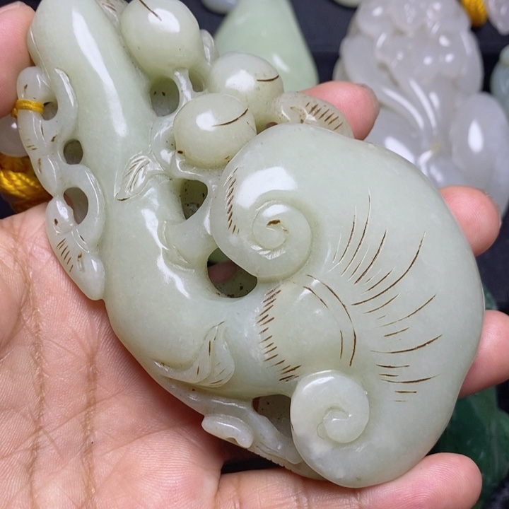 和田玉颈饰未镶嵌