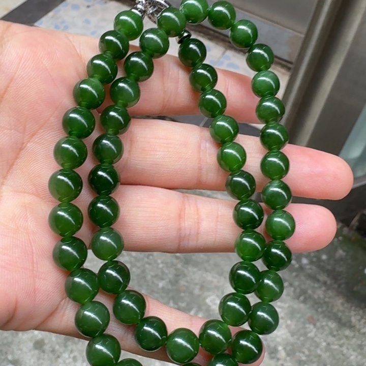 和田玉未镶嵌颈饰菠菜绿8项链