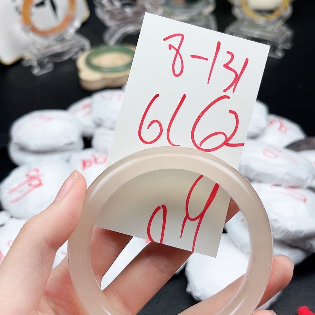 未镶嵌手镯石英质玉8.131